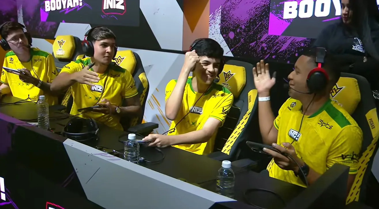 INTZ players competing